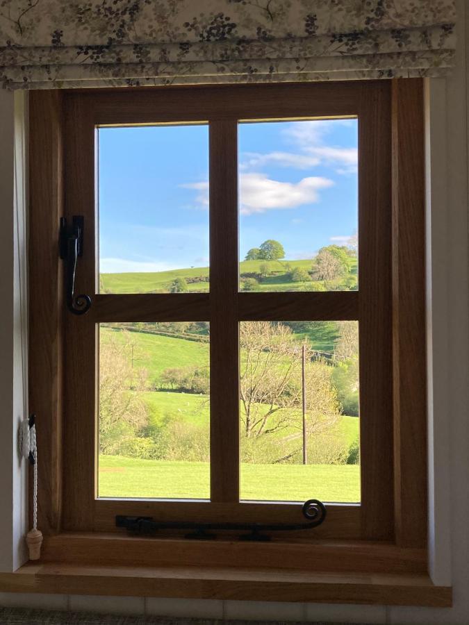 The Snug At Coed Y Gaer Villa Oswestry Eksteriør billede